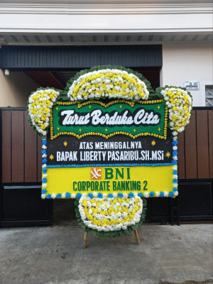 Papan Bunga Duka di Debong Tengah