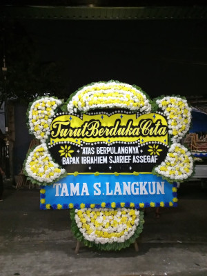 Papan Bunga Duka di Debong Tengah