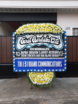 Papan Bunga Duka di Debong Tengah